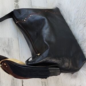 MAXXIMUM LEATHER SHOULDER BAG